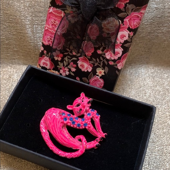 Vintage Pink Cat With Blue Rhinestones Brooch Pin - Picture 1 of 4